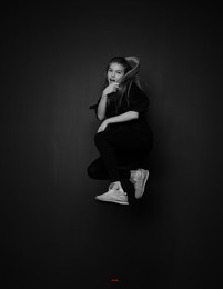  / ***