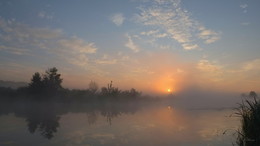 Herbst Morgengrauen. / ***