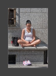  / ***