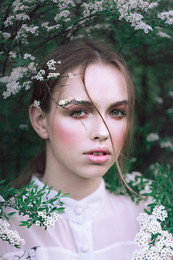 In Bloom / PHOTO/RETOUCH: @alionabirukova
MUA/STYLE: Olga Gribova
MODEL: Kristina Filimonova
LOCATION: Minsk