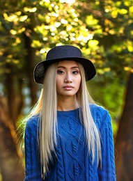  / ***
