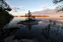 Islet ... / ***