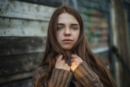  / ***