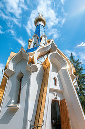 Chapel / ***