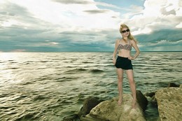 Mädchen auf dem Meer / ***