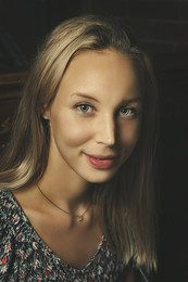  / ***
