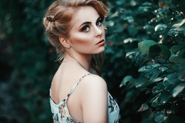  / ***