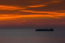 Das Schiff und das Meer / ***