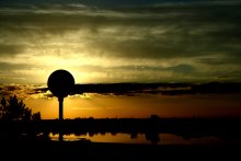Ein weiterer Sonnenuntergang / ***