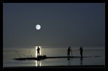 Moonlight Fishing / ........