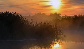 Herbst Morgendämmerung / ***