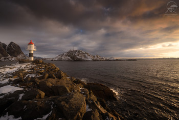 Lighthouse in Reine / ***