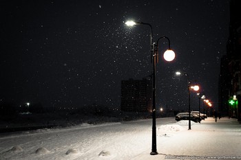 Schnee wirbelt ... / ***