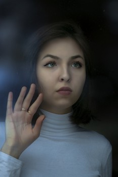  / ***