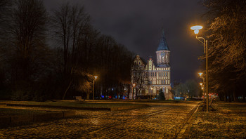 Cathedral. / ***