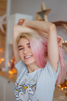  / ***