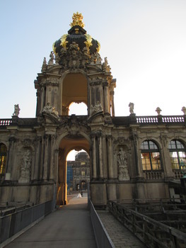 Der Dresdner Zwinger / Ein früher Morgen im Dresdner Zwinger. https://joergsfotografischeaugenblicke.de.tl/