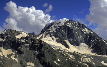 Der obere Teil der Ziegel / ***