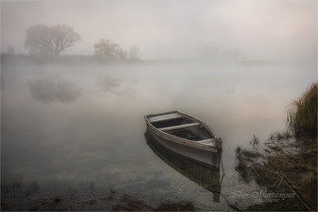 einsamen Boot / ***