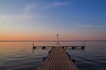 Schwimmbecken / ***