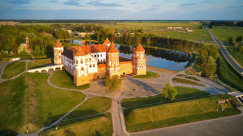 Mir Castle / https://max-helloween.livejournal.com/170793.html