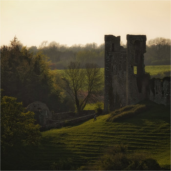 ...Dunmoe Castle... / ***