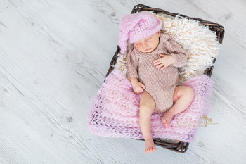 Newborn / ***