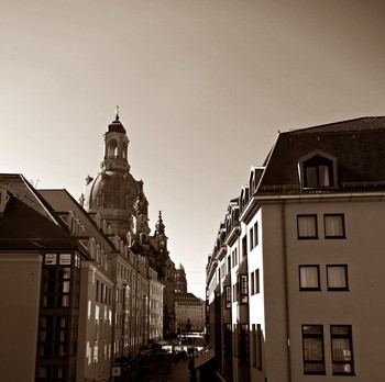 https://www.joergsfotografischeaugenblicke.de/ / Zur schönsten Tageszeit in der sächsischen Landeshauptstadt