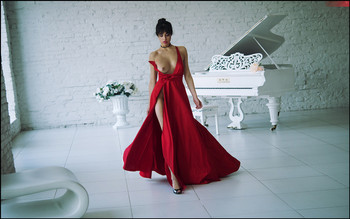 Grand Piano / ***
