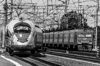 Trains. Black&white / ***