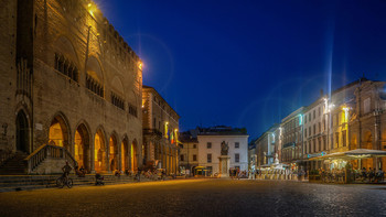  / Italia, Rimini, Piazza Cavour.