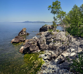Das Ufer des Baikalsees. / ***