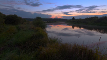 Sommerabend am Fluss / ***