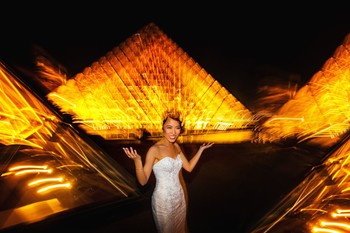 Cleopatra in Paris / ***