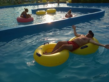 swimming / swimming