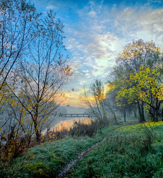 Oktobermorgen / ***