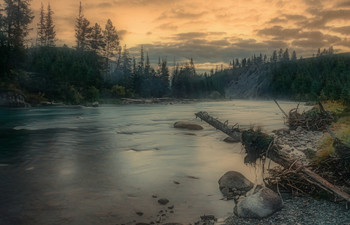 September .... Dawn .... Mountain river ... / ***
