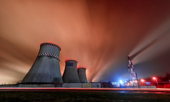 Fabrik Wolken / ***