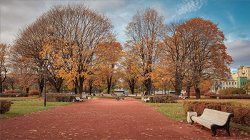 Im Herbst des Parks ... / ***
