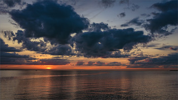 Abend an der Bucht / ***