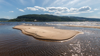 Unbewohnte Insel / ***