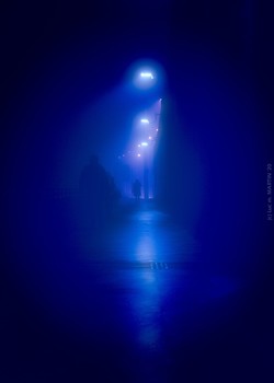Blue mood through the way / One of Valenciennes' bridges, by the railwaystation, drowned in fog - Mid January 2020