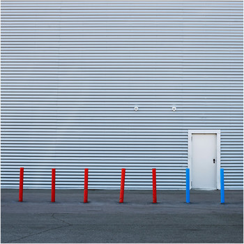  / ***