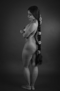 NIKITA / b&w studio