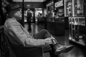  / Nat Sherman club & store