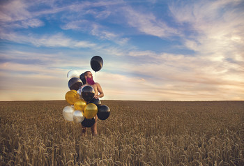  / Favorite in a wheat field with balls)