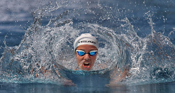 Eingekreist / 100 m Delphin der Damen
