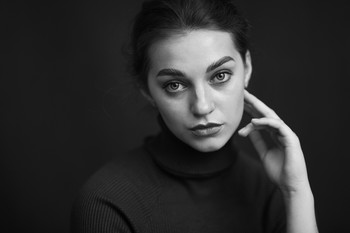 Elizabeth / ***