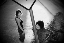 bus stop / ***