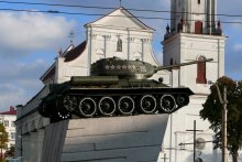 TANK oder eine Kirche? / ***
